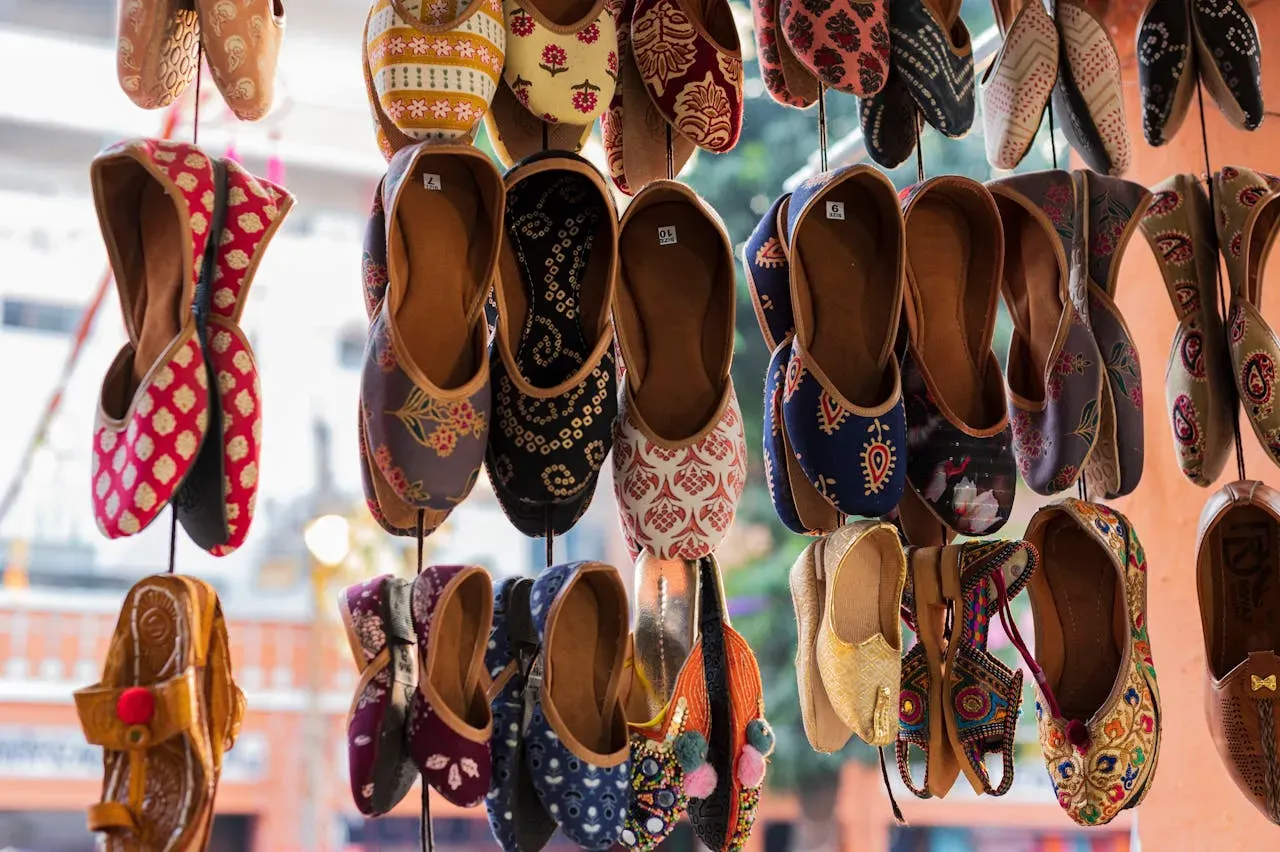 Delhi to Jaipur road trip shopping market.